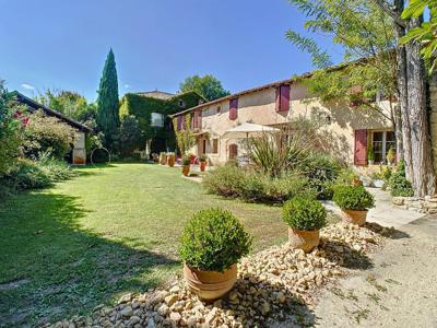 Maison de 9 pièces de luxe en vente à Pernes-les-Fontaines, France