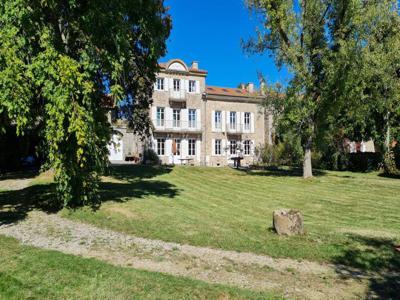 Villa de luxe de 14 pièces en vente Marlhes, Auvergne-Rhône-Alpes