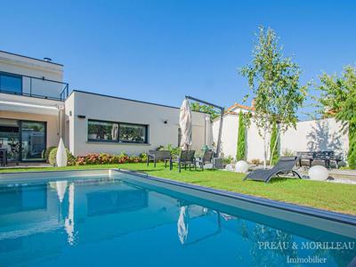 Luxury Villa for sale in Nantes, France