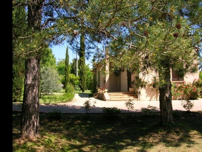 Maison indépendante avec grand jardin privatif à Volx, en Haute-Provence