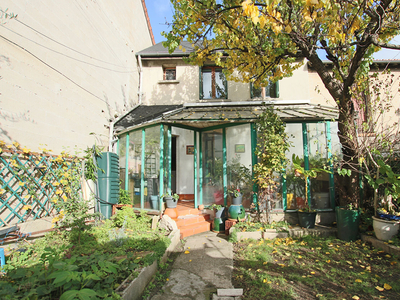 VILLIERS BARBUSSE - Maison 5 pièces avec jardin, véranda et garage