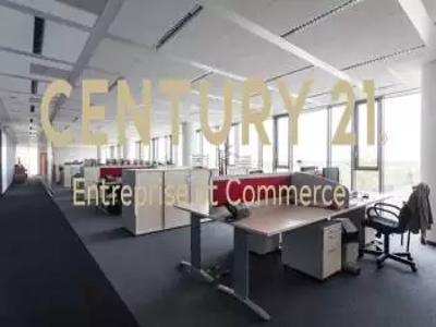 Location de bureau de 211 m² à Fleury-les-Aubrais - 45400