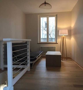 Appartement 30 m2 Strasbourg Neudorf meublé rénové (580 euros charges comprises)