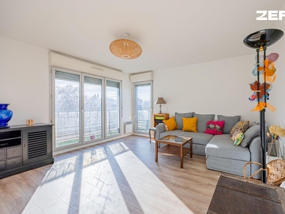 Appartement familial, 4 pièces, lumineux de 77m2 avec vue sur le Sacré-Cœur, au cœur du 18ème arrondissement