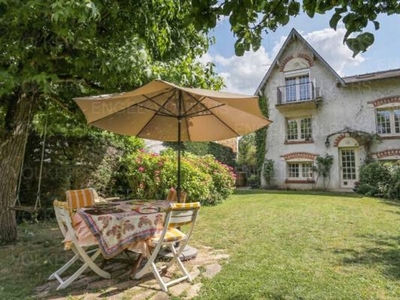 7 room luxury House for sale in Vaucresson, France