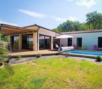 5 room luxury Villa for sale in Figeac, Occitanie