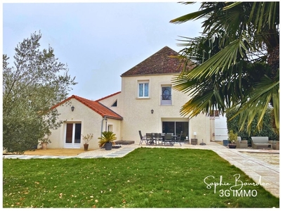 7 room luxury Villa for sale in Auxerre, France