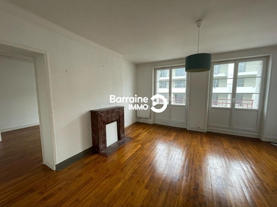 BREST : appartement 2 pièces (60 m²) à louer