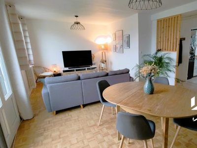 A vendre bel appartement type 3 d'environ 70 m² entièrement refait à neuf.