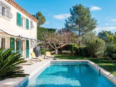 Magnifique Villa de 202m2 avec piscine à vendre à Pierrefeu du Var - Quartier Saint-Michel
