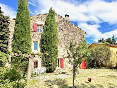 Vente maison 10 pièces 325 m² Camaret-sur-Aigues (84850)