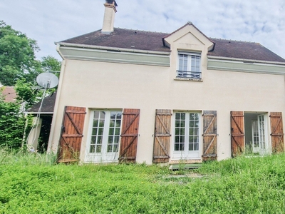 Maison traditionnelle 5 pièces de 113 m² à Marolles-en-Brie (94440)