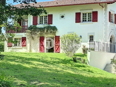 Vente maison 6 pièces 270 m² Bassussarry (64200)