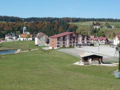 Découvrez un studio pour 4 personnes aux pieds des pistes à Bellefontaine dans le Haut-Jura