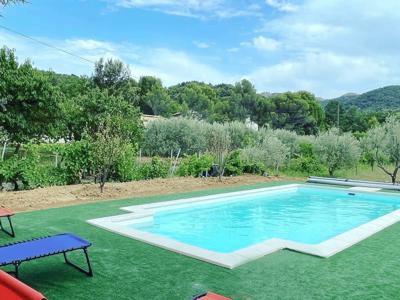 Villa avec piscine privée et chauffée avec vue sur les Dentelles de Montmirail, Vaucluse