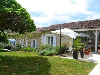 Luxury House for sale in Villebois-Lavalette, Poitou-Charentes