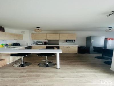 Appartement 4 pièces de 77 m² à Les Ulis (91940)