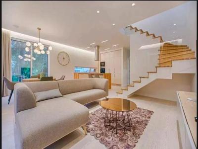 Duplex de luxe 4 chambres en vente Colombes, France