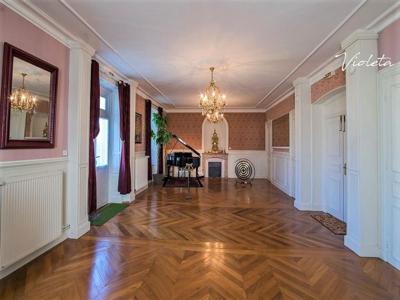 Maison de luxe 13 chambres en vente à Issoire, Auvergne-Rhône-Alpes