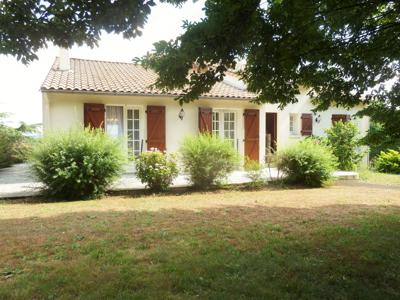 Vente maison 8 pièces 184 m² Saint-Maixent-l'École (79400)