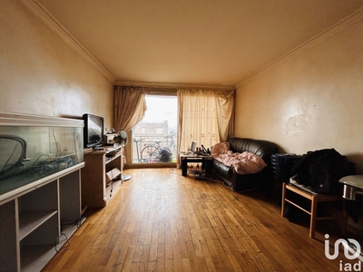 Appartement 3 pièces de 74 m² à Paris (75019)
