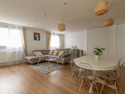 Appartement 5 pièces de 93 m² à Nantes (44300)