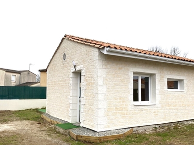 Maison 2 pièces de 55 m² à Saint-Denis-de-Pile (33910)
