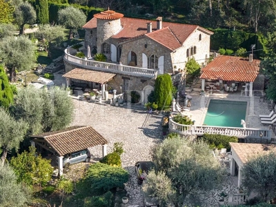 Maison de luxe en vente à Le Rouret, Provence-Alpes-Côte d'Azur