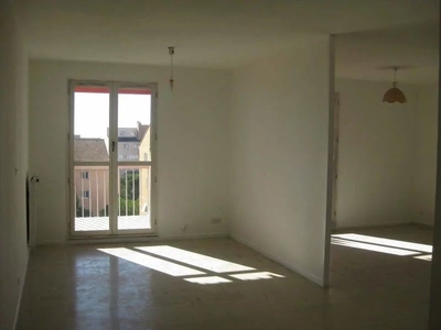 Location appartement 5 pièces 123.51 m²