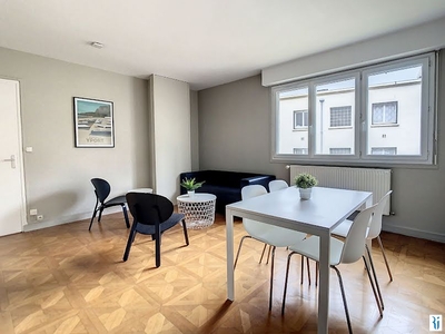 Location meublée appartement 4 pièces 79 m²