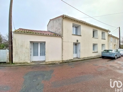 Maison 7 pièces de 155 m² à Saint-Just-Luzac (17320)