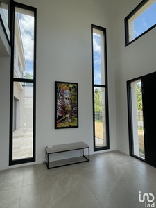 Maison 8 pièces de 285 m² à Saint-Cyr-sur-Loire (37540)