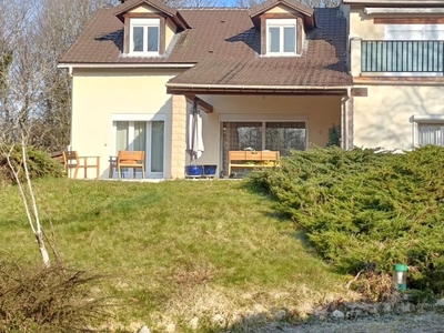 Maison traditionnelle 7 pièces de 140 m² à Bazoches-sur-le-Betz (45210)