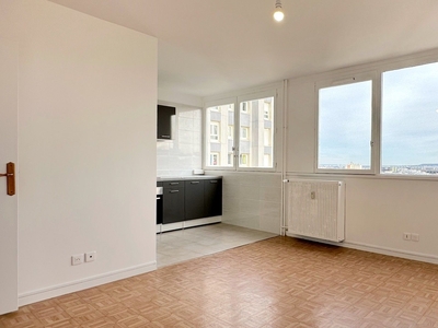 Studio 1 pièce de 34 m² à Bobigny (93000)