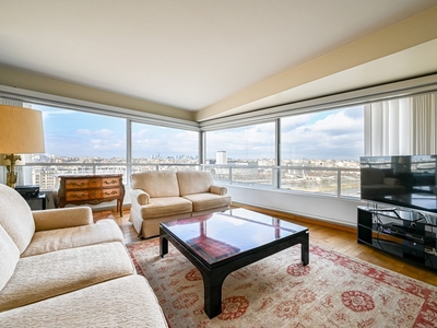 Appartement 3 pièces de 95 m² à Paris (75015)