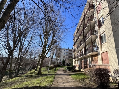 Appartement 5 pièces de 92 m² à Saint-Ouen-l'Aumône (95310)