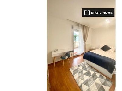 Chambres à louer dans un appartement de 6 chambres à Rosny-Sous-Bois