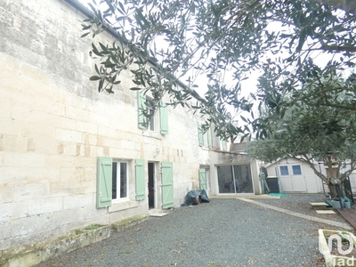 Maison 5 pièces de 162 m² à Magné (79460)