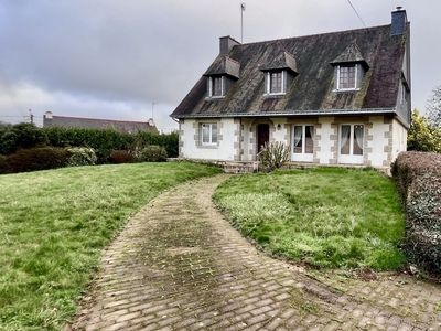 Maison traditionnelle 4 pièces de 96 m² à Loudéac (22600)