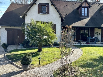 Maison traditionnelle 5 pièces de 140 m² à Romorantin-Lanthenay (41200)