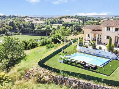 Maison de 4 chambres de luxe en vente à Frontonas, France