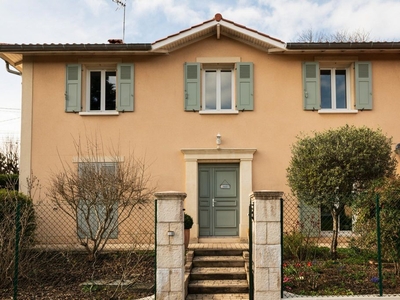 Maison de 7 pièces de luxe en vente à Sainte-Foy-lès-Lyon, Auvergne-Rhône-Alpes