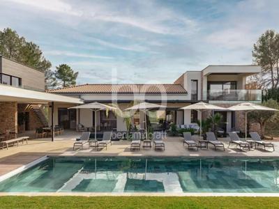 7 room luxury Villa for sale in Tourrettes, French Riviera