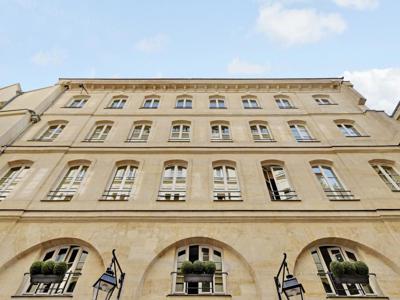 Appartement de luxe de 3 pièces en vente à Champs-Elysées, Madeleine, Triangle d’or, Île-de-France