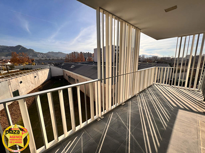 A louer, Marseille 10ème, Appartement 4 pièces 78 m2 avec terrasse, cave et 2 parkings