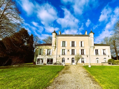 Maison de prestige de 375 m2 en vente Coulommiers, France