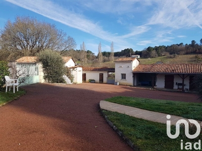 Maison de campagne 4 pièces de 130 m² à Saint-Germain-du-Salembre (24190)