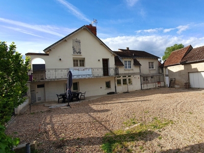 Maison traditionnelle 5 pièces de 152 m² à Lésigny (86270)