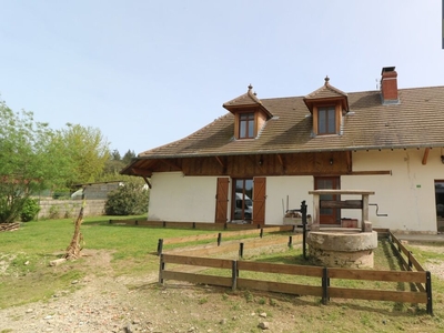 Vente maison 5 pièces 158 m² Pierre-de-Bresse (71270)