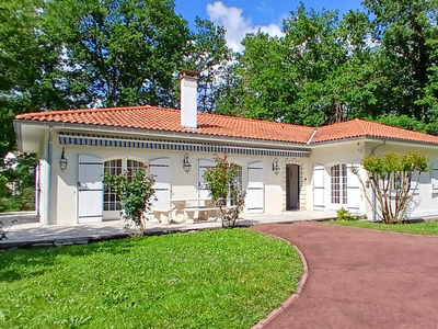 Vente maison 6 pièces 210 m² Saint-Sulpice-de-Royan (17200)